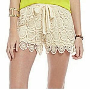 Soulmates Crochet Lace Mid Rise Shorts Medium